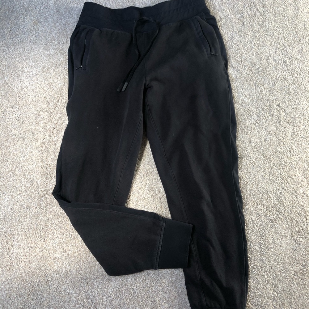 black lulu joggers